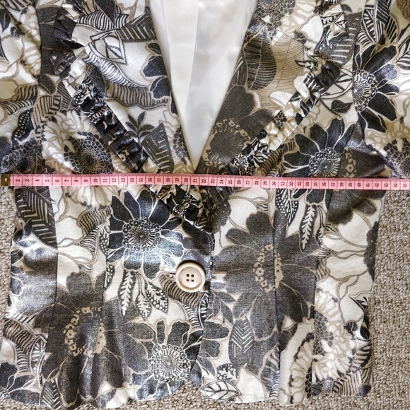 Boho Chic Floral Linen Blazer | size 6 - Picture 7 of 16